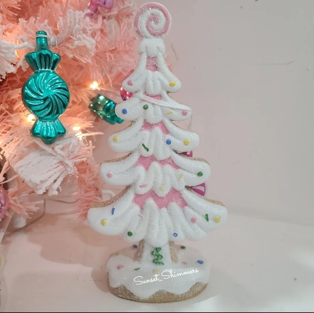 PEPPERMINT SQUARE Pink Gingerbread Cookie Christmas Tree Icing Frosted  Figure